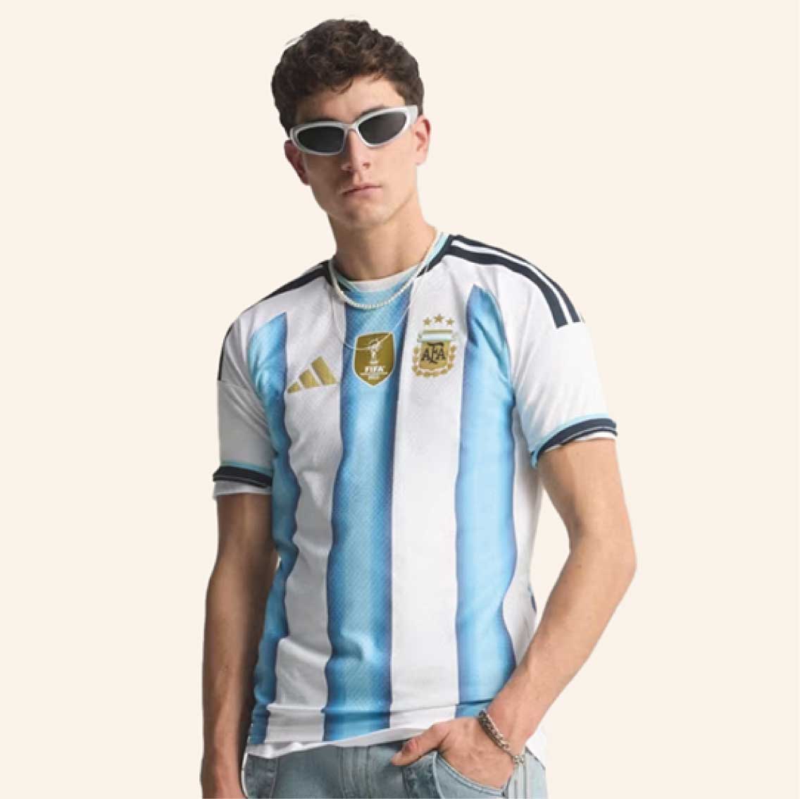 Gam xanh trắng kinh điển của Argentina mang lại tổng thể nhẹ nhàng nhưng vẫn thu hút